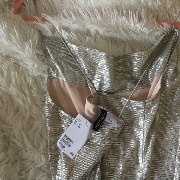 PROM/ FORMAL Metallic, Shimmery Cross Strap Dress - Picture 4 of 7